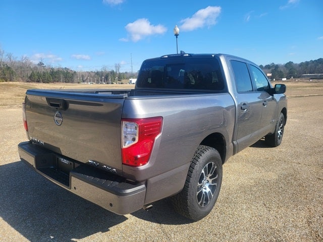 2024 Nissan Titan SV