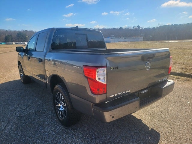2024 Nissan Titan SV