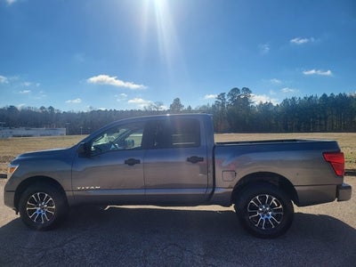 2024 Nissan Titan SV