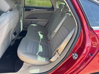 2020 Ford Fusion SE