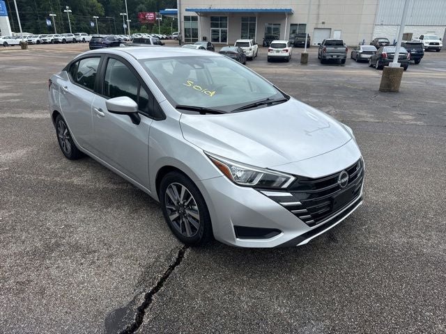 2023 Nissan Versa 1.6 SV