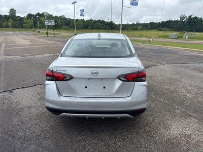 2023 Nissan Versa 1.6 SV