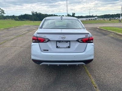 2024 Nissan Versa 1.6 SR