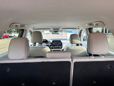 2023 Nissan Pathfinder SV
