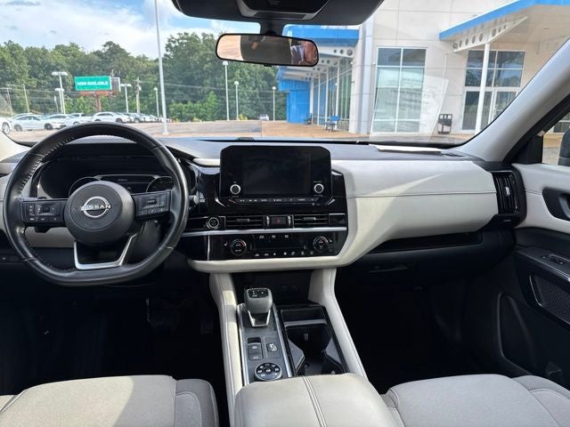 2023 Nissan Pathfinder SV