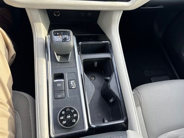 2023 Nissan Pathfinder SV