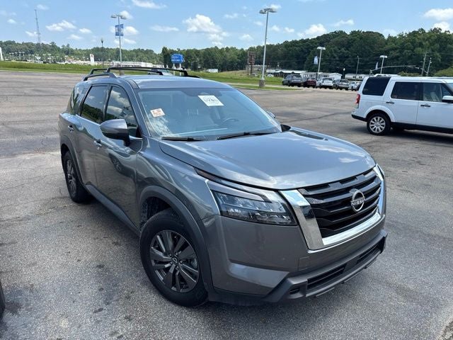2023 Nissan Pathfinder SV