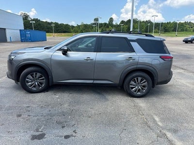 2023 Nissan Pathfinder SV