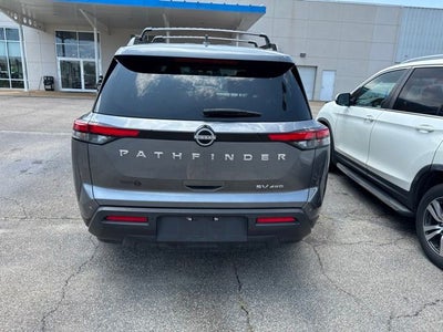 2023 Nissan Pathfinder SV