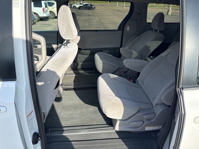 2020 Toyota Sienna LE 8 Passenger