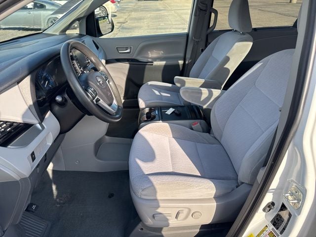 2020 Toyota Sienna LE 8 Passenger