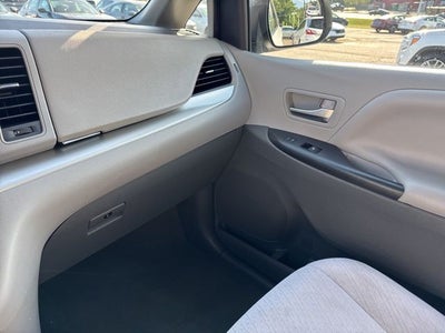 2020 Toyota Sienna LE 8 Passenger