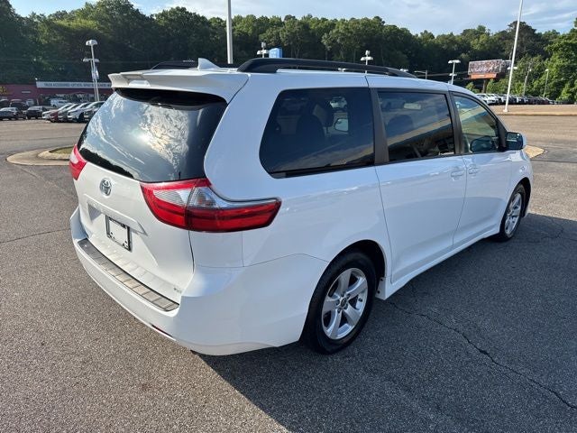 2020 Toyota Sienna LE 8 Passenger