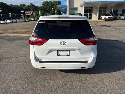 2020 Toyota Sienna LE 8 Passenger