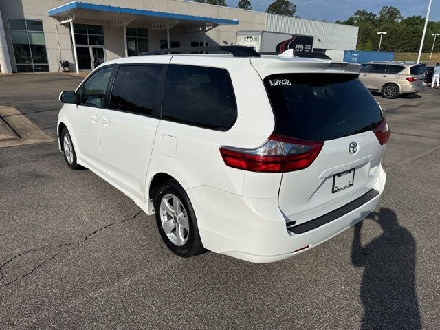 2020 Toyota Sienna LE 8 Passenger