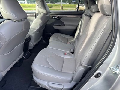 2022 Toyota Highlander Limited
