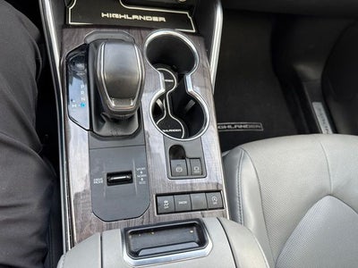 2022 Toyota Highlander Limited