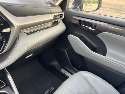 2022 Toyota Highlander Limited
