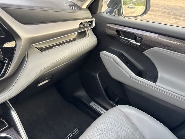 2022 Toyota Highlander Limited