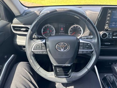 2021 Toyota Highlander LE