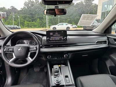 2023 Mitsubishi Outlander ES