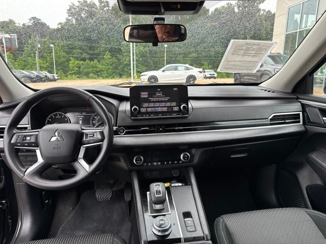 2023 Mitsubishi Outlander ES