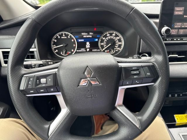 2023 Mitsubishi Outlander ES