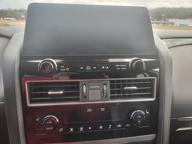 2024 INFINITI QX80 LUXE