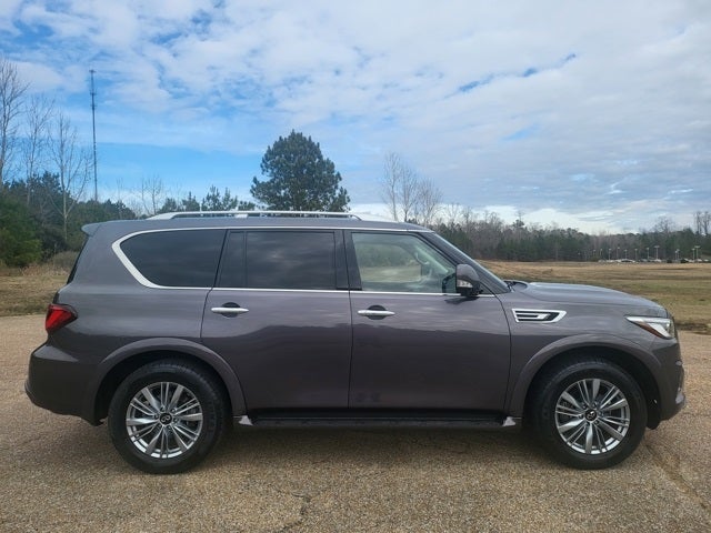 2024 INFINITI QX80 LUXE